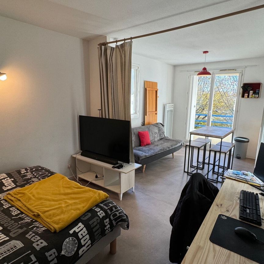Quartier de l'Université, T1 bis non meublé de 33m² avec coin chambre en Résidence récente avec balcon et parking privé, - Photo 1
