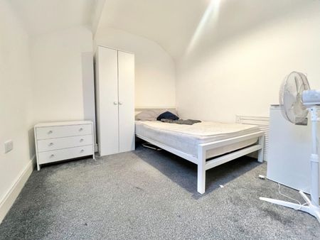 3 bedroom House To Let - Photo 3