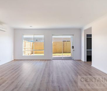 Modern Living in Mambourin - Photo 2