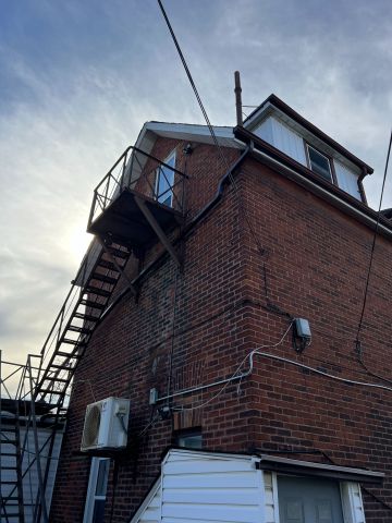 For Lease - 225 Rosemount Avenue Unit# Third Floor, Toronto, Ontario - Photo 5