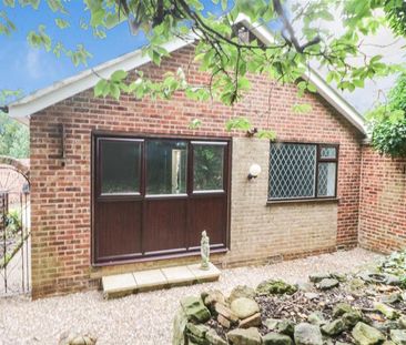 2 bedroom detached bungalow to rent - Photo 1