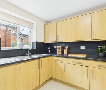 Room in a Shared House, Smithdown Lane, L7 - Photo 3