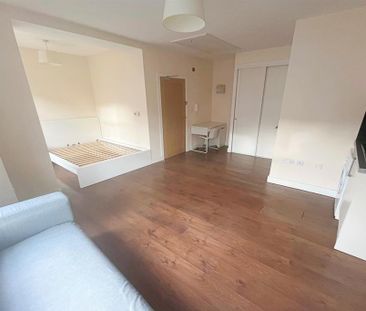 Studio to rent - Photo 1