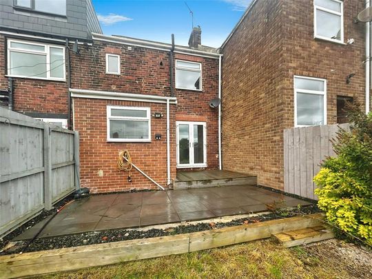 2 bedroom terraced house to rent - Photo 1
