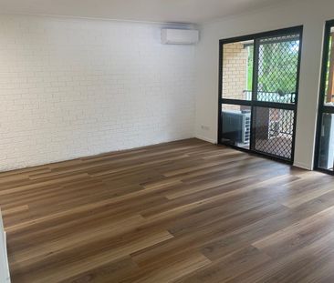 Renovated duplex - Photo 2