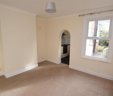 3 bedroom terraced house to rent - Photo 3