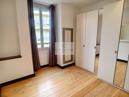 Location Appartement 2 pièces 50m² NICE 06000 - Photo 2