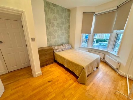 Room 1, Bellefields Road, Brixton, London SW9 - Photo 2