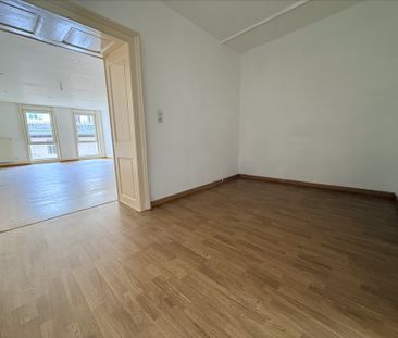 Location Appartement 4 pièces 108m² - Photo 4