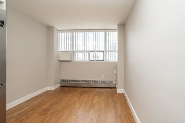 730 St Clarens Avenue - Photo 1