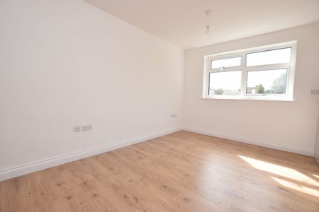 22, Wayland Approach, Leeds, LS16 8JF - Photo 5