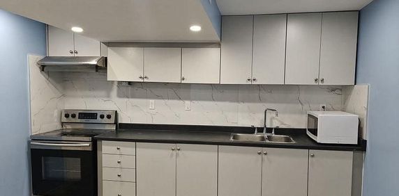 For Lease - 32 Maple Beach Crescent, Brampton, Ontario - Photo 2