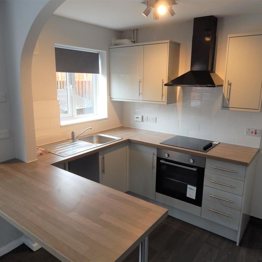 Perryfields Close, Redditch - Photo 1