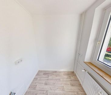 Modernisierte 2-Raum-Wohnung mit Balkon - Foto 1