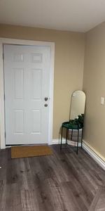 Newly Renovated 2 bedrooms and 1 bathroom - Photo 3