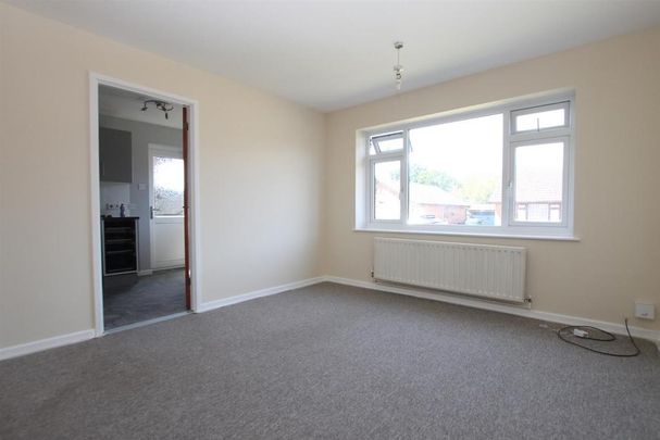 2 bedroom detached bungalow to rent - Photo 1