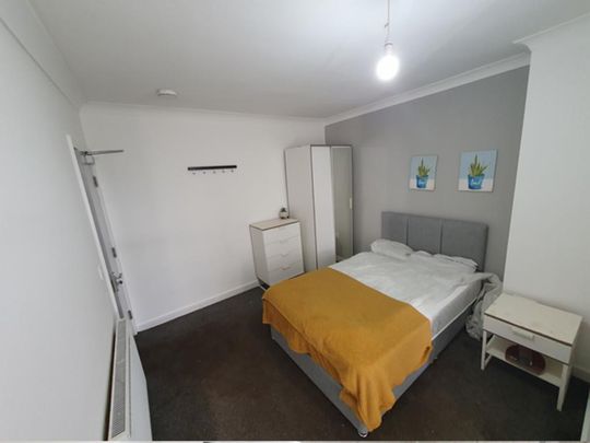 1 bedroom in a house share to rent - Photo 1