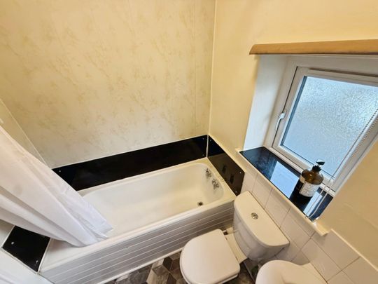 2 bedroom House To Let - Photo 1