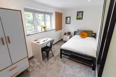 6 bedroom terraced house to rent - Photo 2