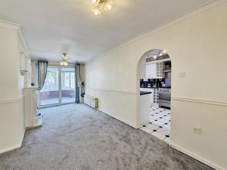 3 bedroom semi-detached house to rent - Photo 3