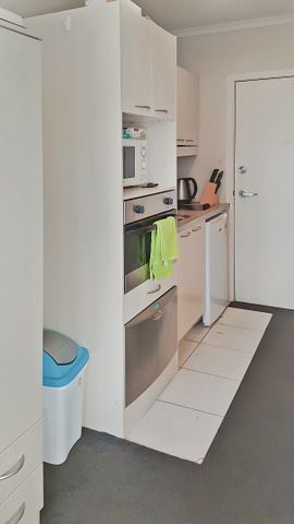 CITY CENTRE - 1 Bedroom Furnished Apartment - Photo 2