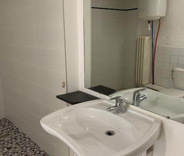 Location Maison 6 pièces 196m² LIVRON SUR DROME 26250 - Photo 6