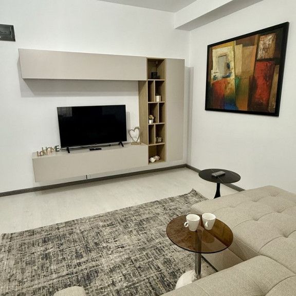 Giurgiului intrarea giurgiului studio - Fotografie 1