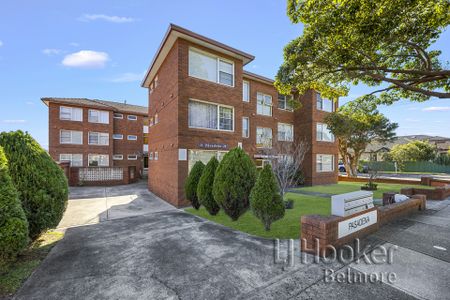 Ultra-Convenient Location - Photo 3