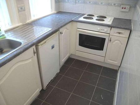 Victoria Crescent, Eccles, M30 - Photo 5