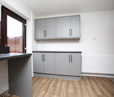 2 bedroom semi-detached house to rent - Photo 5