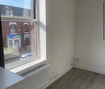 1 Bed Flat, Leeds, LS12 - Photo 1