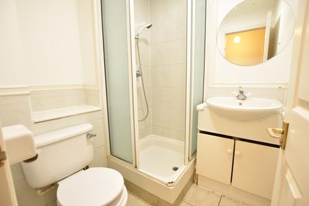 Woodside Grange, Woodside Park, London N12 - Photo 5