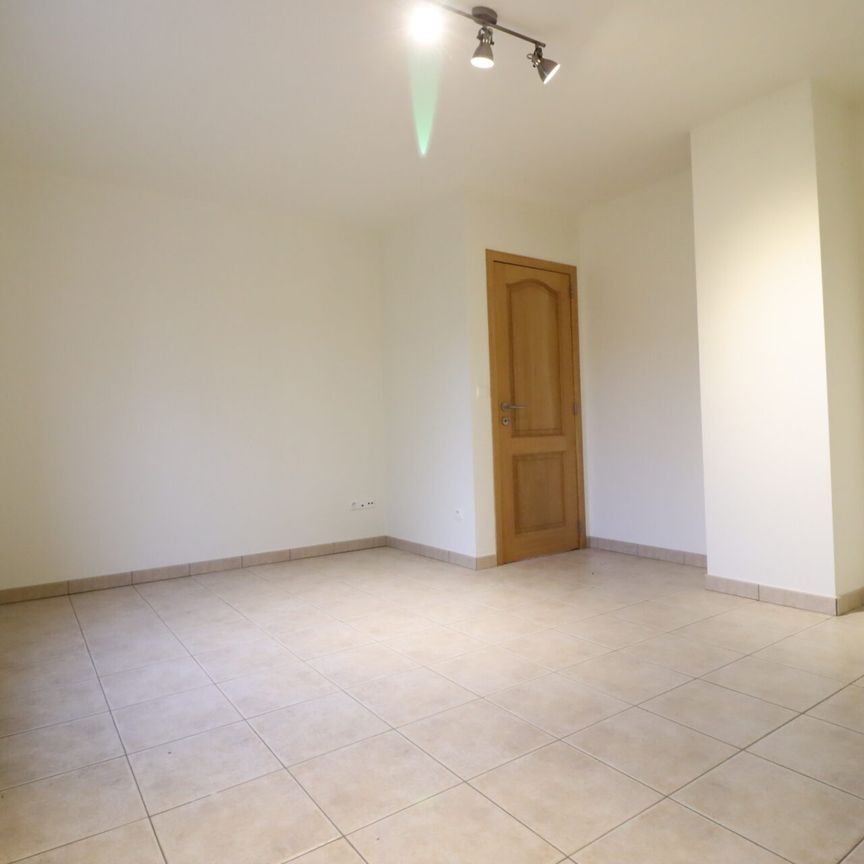 Ruim, licht, onlangs gerenoveerd appartement van 125 m² - Photo 1