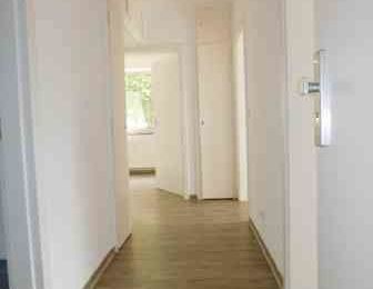 Schöne 3-Zimmerwohnung im EG mit Vinylboden zentral gelegen...! - Photo 1