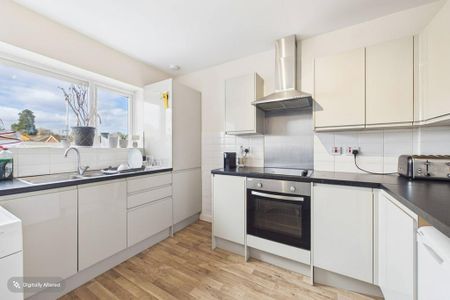 3 bedroom maisonette to rent - Photo 4