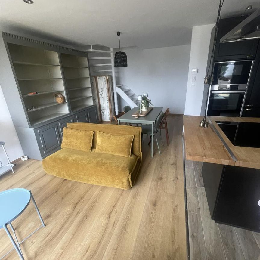 Appartement duplex F3 entièrement meublé avec terrasse - Photo 1