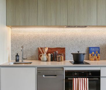 Furnished Studio Apartment with Big-Living Energy - Photo 3