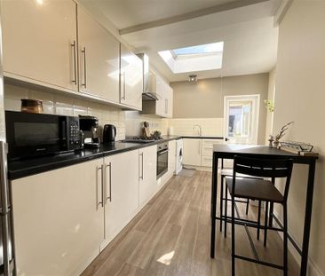 3 bedroom terraced house to rent - Photo 5