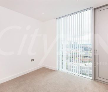 11 Silvercroft Street, Manchester - Photo 3