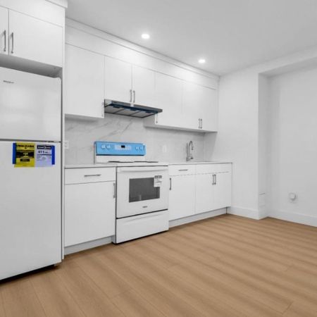 Cote St Luc 1 bed 1 bth Apartment for rent immediate occupancy - Photo 3