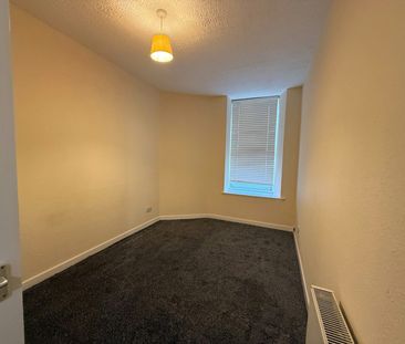 Flat to rent on - Photo 3