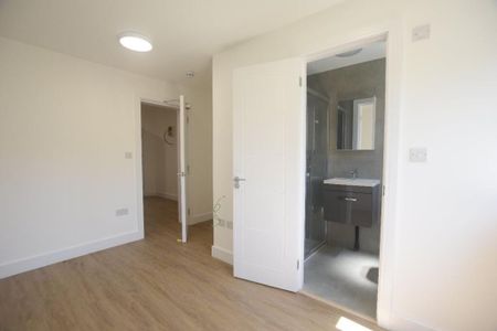 The Meadow Way, HA3 7BW, Harrow - Photo 4