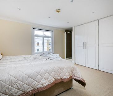 3 bedroom flat in Barnes - Photo 4