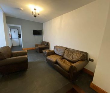 3 bedroom flat to rent - Photo 1