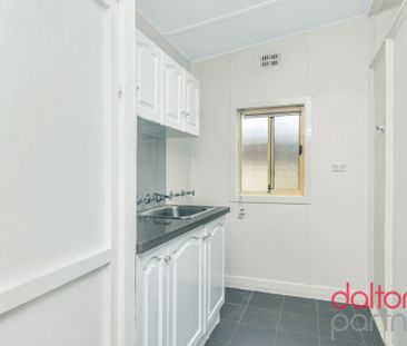 Stylish Carrington Cottage! - Photo 5