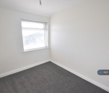 2 bedroom semi-detached house to rent - Photo 4