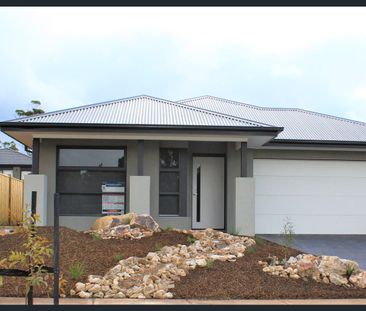 LUXURIOUS FAMILY HOME!!! - Photo 3