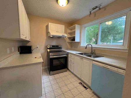 For Lease - 575 Gainsborough Road, London North, Ontario - Photo 5