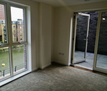 3 Bed Terraced House, Rope Walk, IG11 - Photo 4