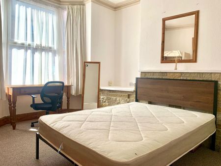 3 bedroom terraced house to rent - Photo 3